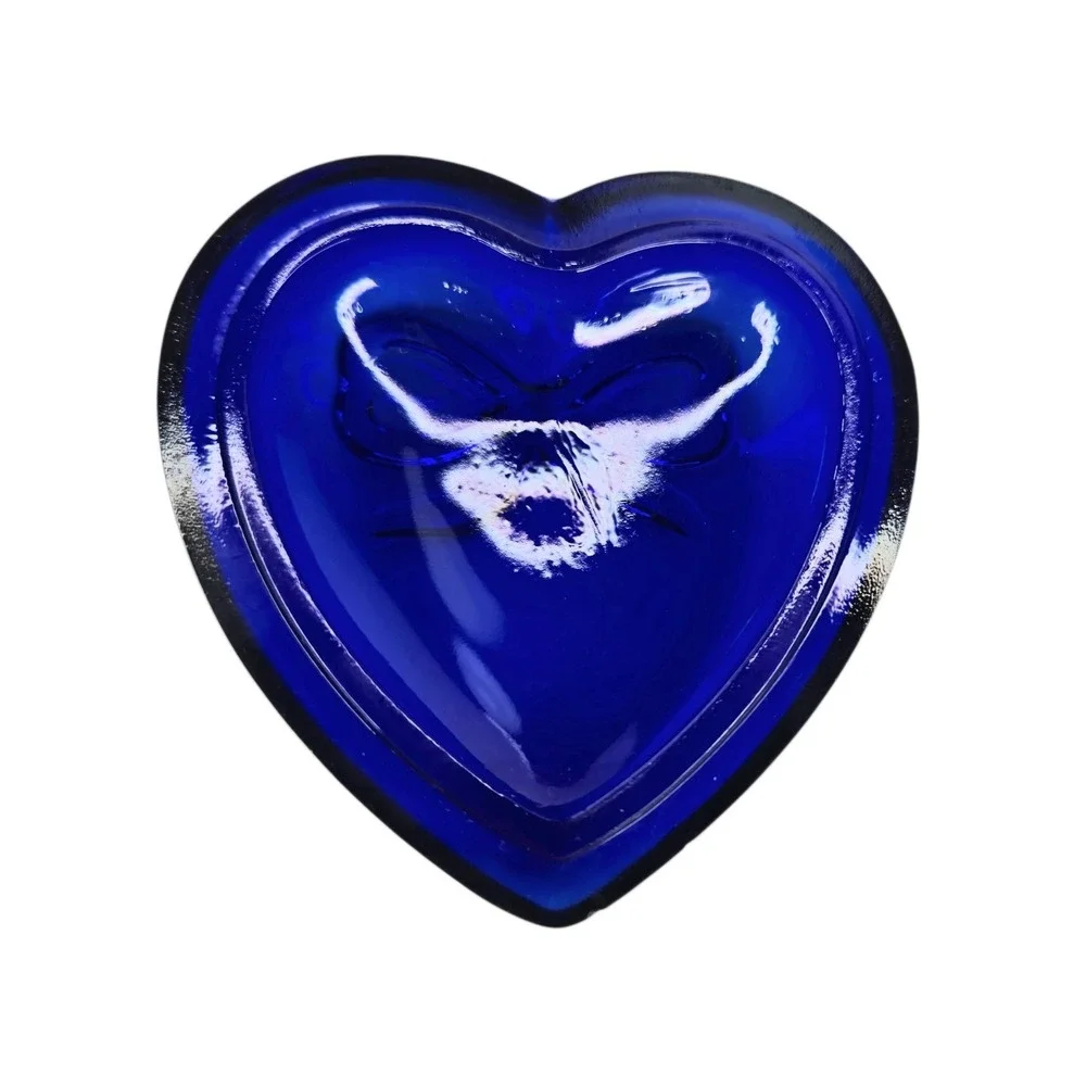 Vintage Cobalt Blue Westmoreland Glass Heart Shaped Trinket Box 3